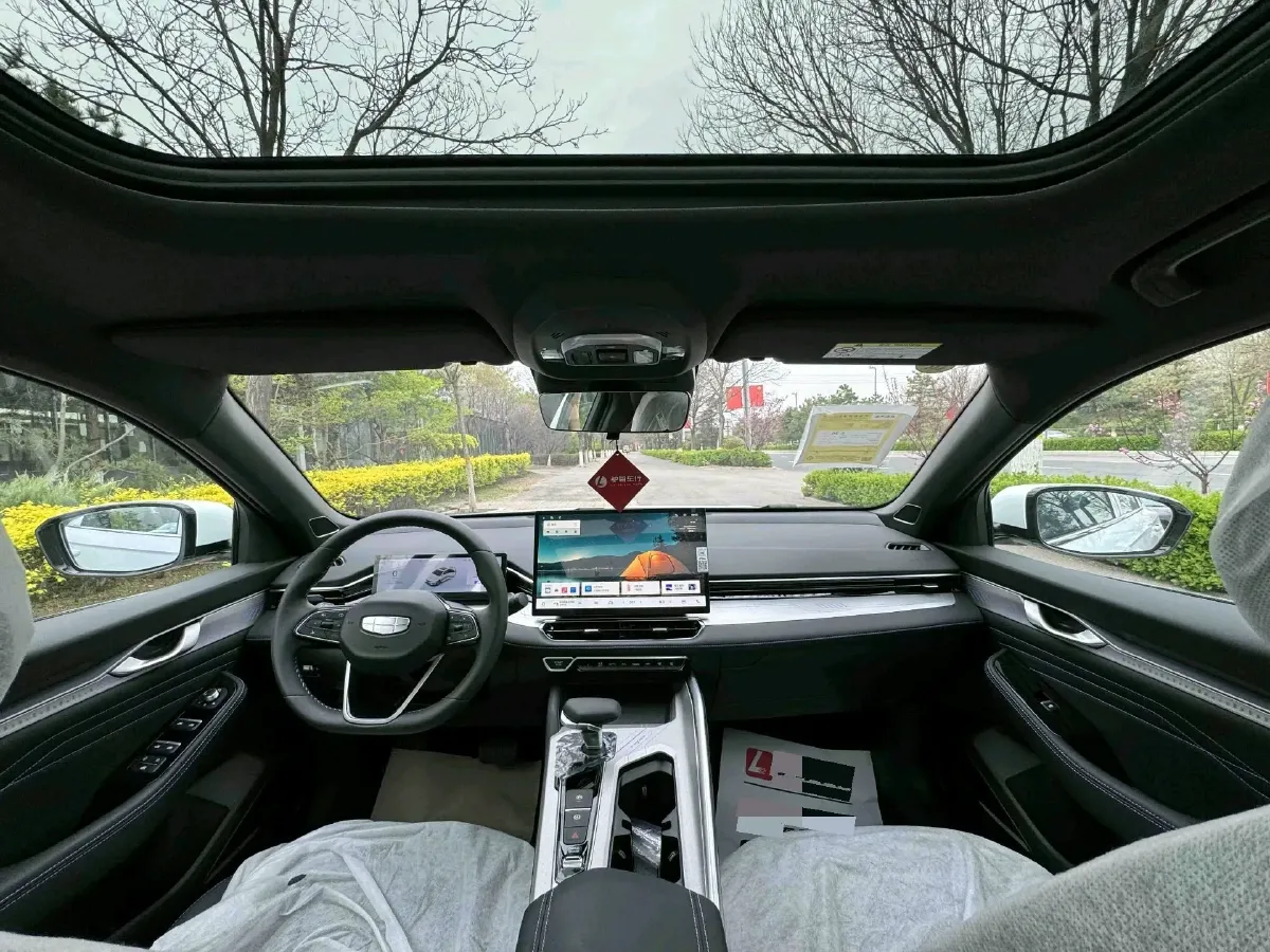2025 Geely Preface 1.5T 181HP L4 7DCT,autocango,china used car exporter,china ev exporter,chinese used car exporter,chinese used ev exporter