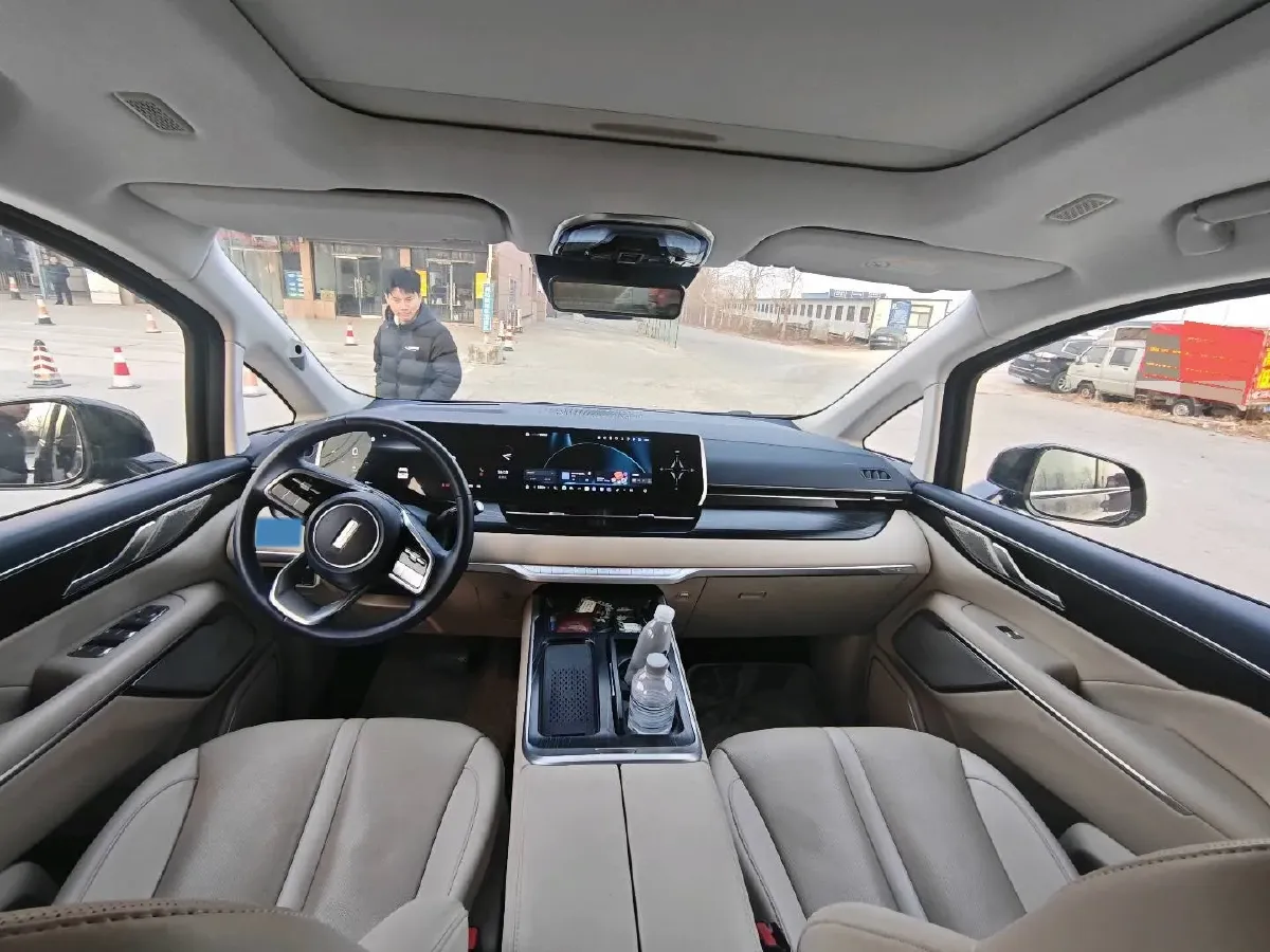 2024 Voyah ZhuiGuang 1.5T 136HP L4 PHEV 43KWH,autocango,china used car exporter,china ev exporter,chinese used car exporter,chinese used ev exporter