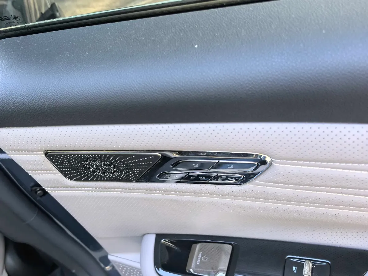 2025 Geely Galaxy Starshine 8 1.5L 112HP L4 1DHT PHEV,autocango,china used car exporter,china ev exporter,chinese used car exporter,chinese used ev exporter