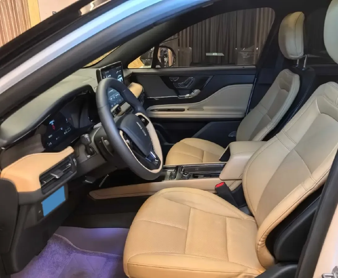 2021 Lincoln Corsair 2.0T 245HP L4 8AT,autocango,china used car exporter,china ev exporter,chinese used car exporter,chinese used ev exporter