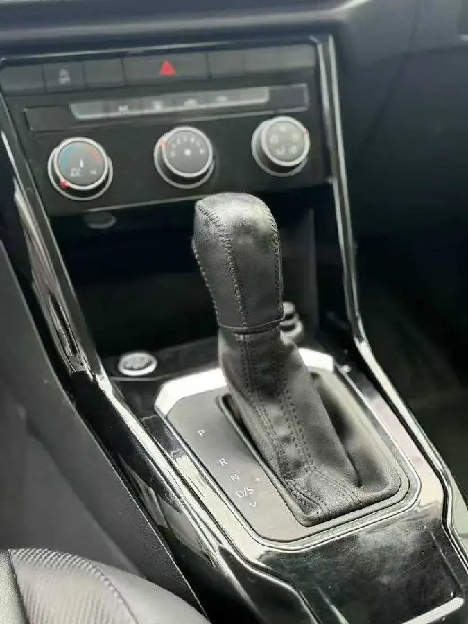 2019 Volkswagen T-Roc 1.4T 150HP L4 7DCT,autocango,china used car exporter,china ev exporter,chinese used car exporter,chinese used ev exporter