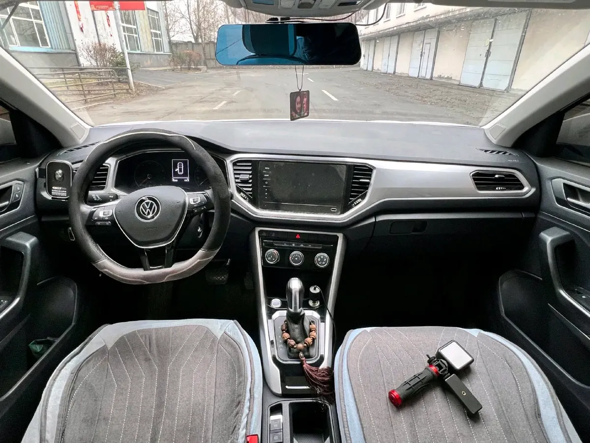 2021 Volkswagen T-Roc 1.4T 150HP L4 7DCT,autocango,china used car exporter,china ev exporter,chinese used car exporter,chinese used ev exporter
