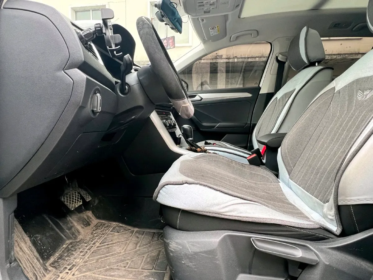 2021 Volkswagen T-Roc 1.4T 150HP L4 7DCT,autocango,china used car exporter,china ev exporter,chinese used car exporter,chinese used ev exporter