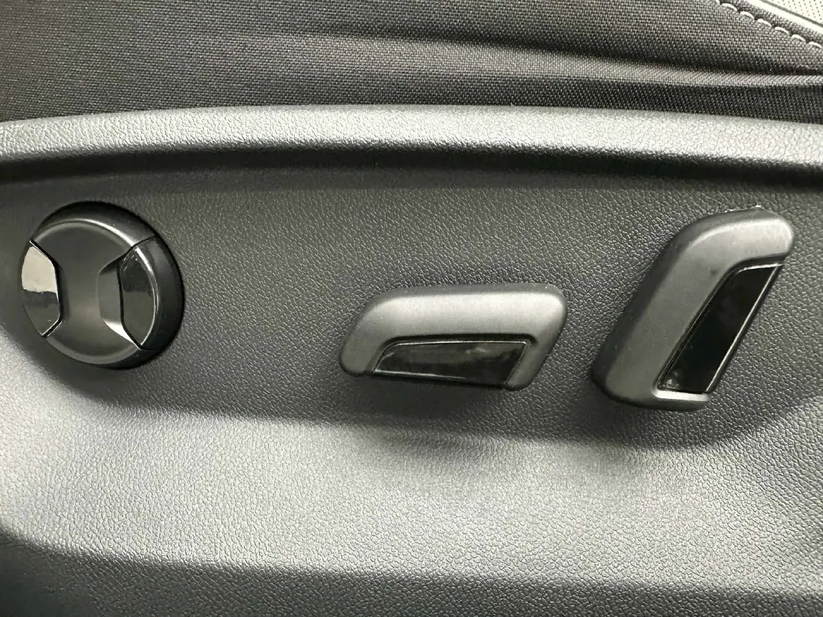 2023 Volkswagen T-Roc 1.4T 150HP L4 7DCT,autocango,china used car exporter,china ev exporter,chinese used car exporter,chinese used ev exporter