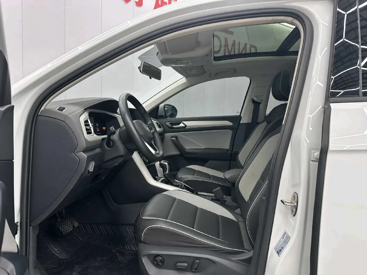 2023 Volkswagen T-Roc 1.4T 150HP L4 7DCT,autocango,china used car exporter,china ev exporter,chinese used car exporter,chinese used ev exporter