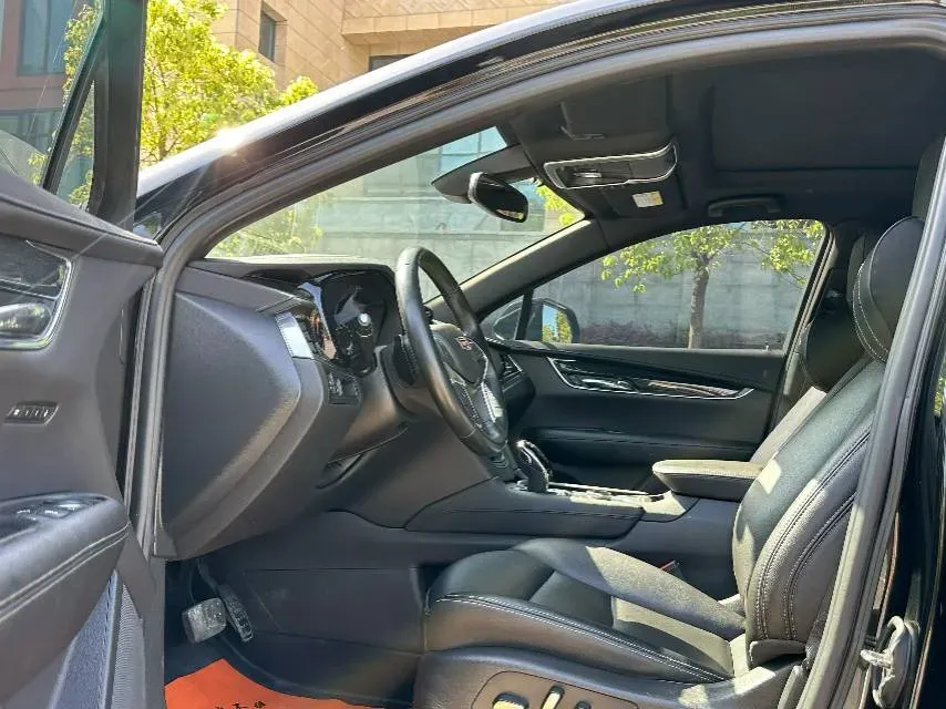 2022 Cadillac XT5 2.0T 237HP L4 9AT,autocango,china used car exporter,china ev exporter,chinese used car exporter,chinese used ev exporter