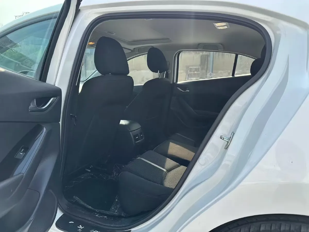 2017 Mazda 3 Axela 1.5L 117HP L4 6AT,autocango,china used car exporter,china ev exporter,chinese used car exporter,chinese used ev exporter