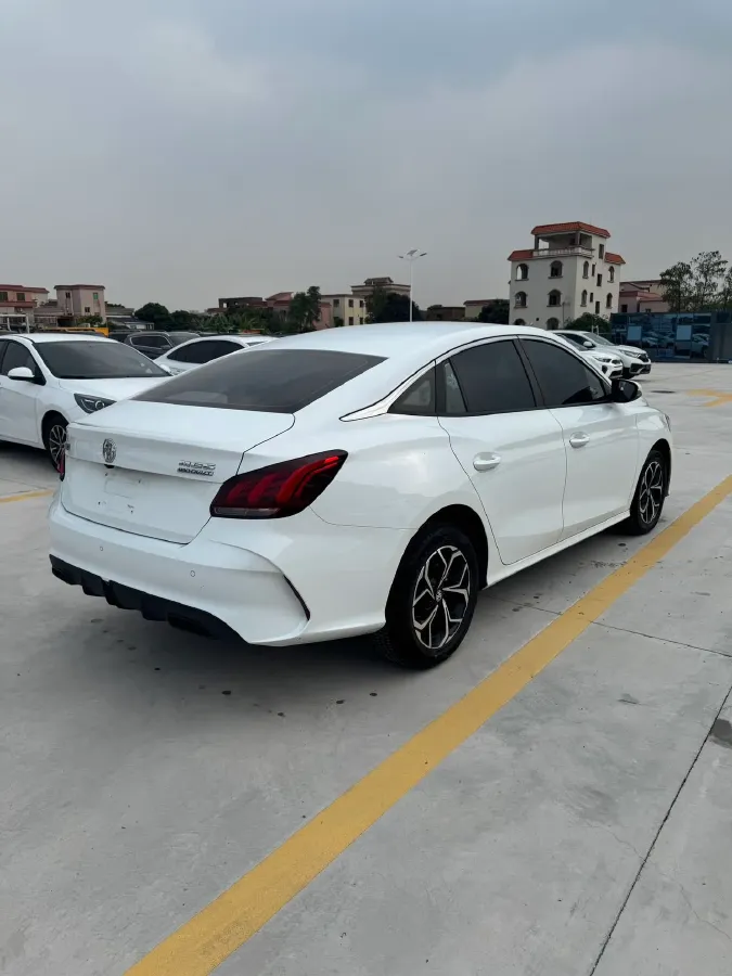 2023 MG 5 1.5L 129HP L4 5MT,autocango,china used car exporter,china ev exporter,chinese used car exporter,chinese used ev exporter