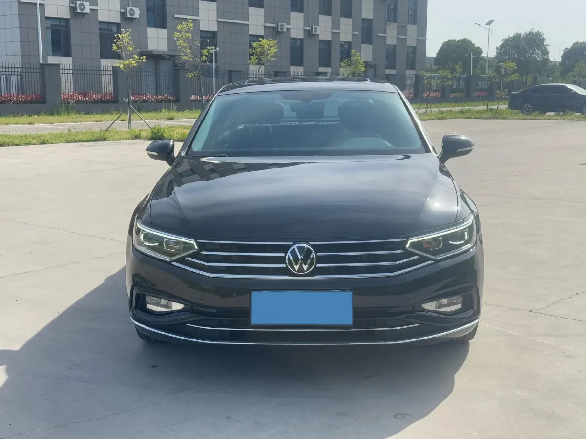 2020 Volkswagen Magotan 2.0T 186HP L4 7DCT,autocango,china used car exporter,china ev exporter,chinese used car exporter,chinese used ev exporter