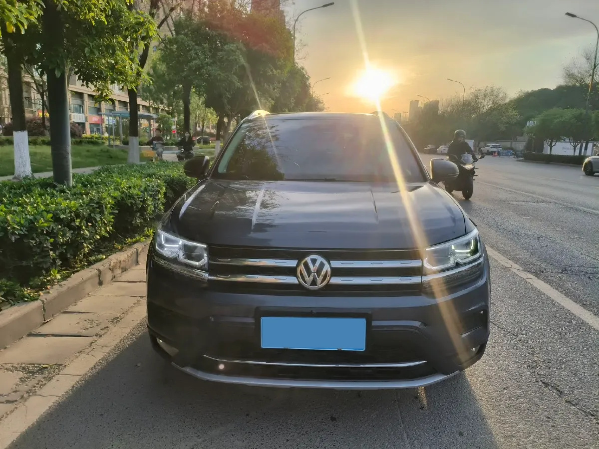 2019 Jeep Compass 1.3T 173HP L4 9AT,autocango,china used car exporter,china ev exporter,chinese used car exporter,chinese used ev exporter