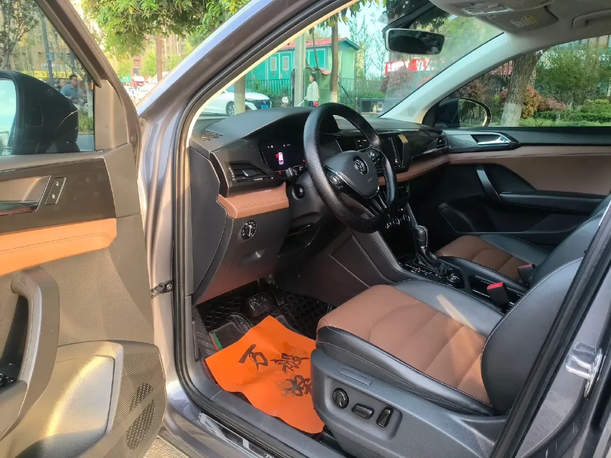 2019 Jeep Compass 1.3T 173HP L4 9AT,autocango,china used car exporter,china ev exporter,chinese used car exporter,chinese used ev exporter