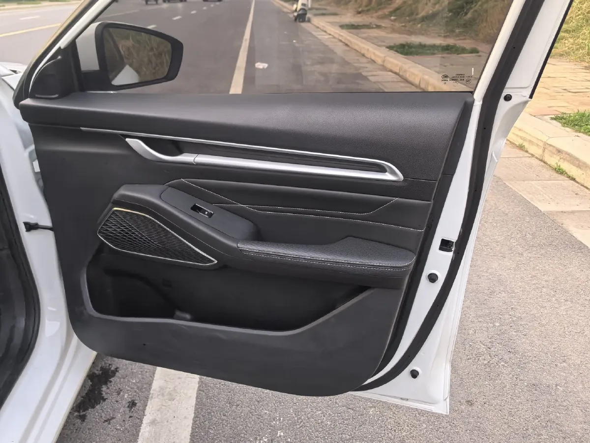 2022 Geely Emgrand 1.5L 114HP L4 CVT,autocango,china used car exporter,china ev exporter,chinese used car exporter,chinese used ev exporter