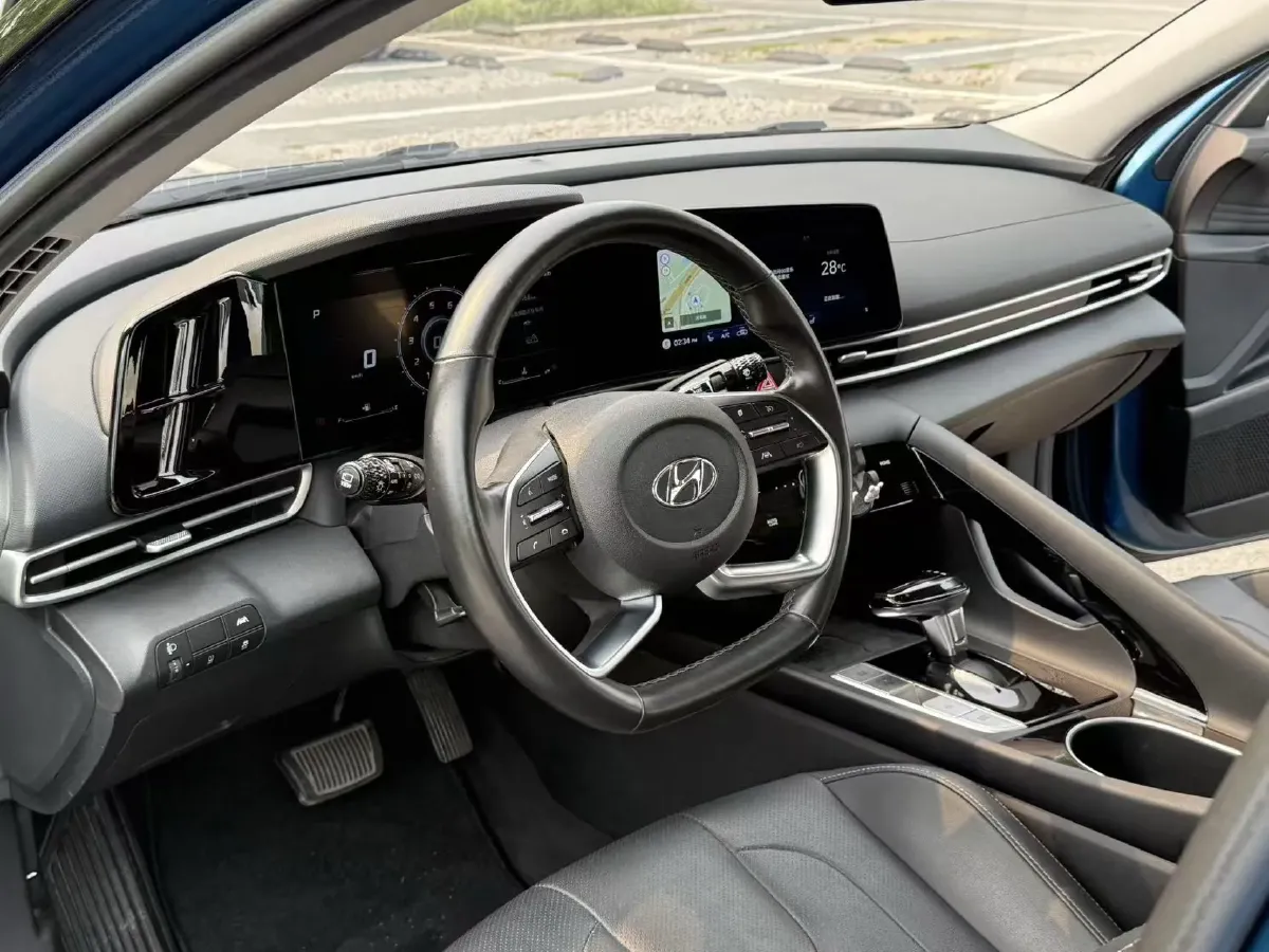 2021 Hyundai Elantra 1.5L 115HP L4 CVT,autocango,china used car exporter,china ev exporter,chinese used car exporter,chinese used ev exporter