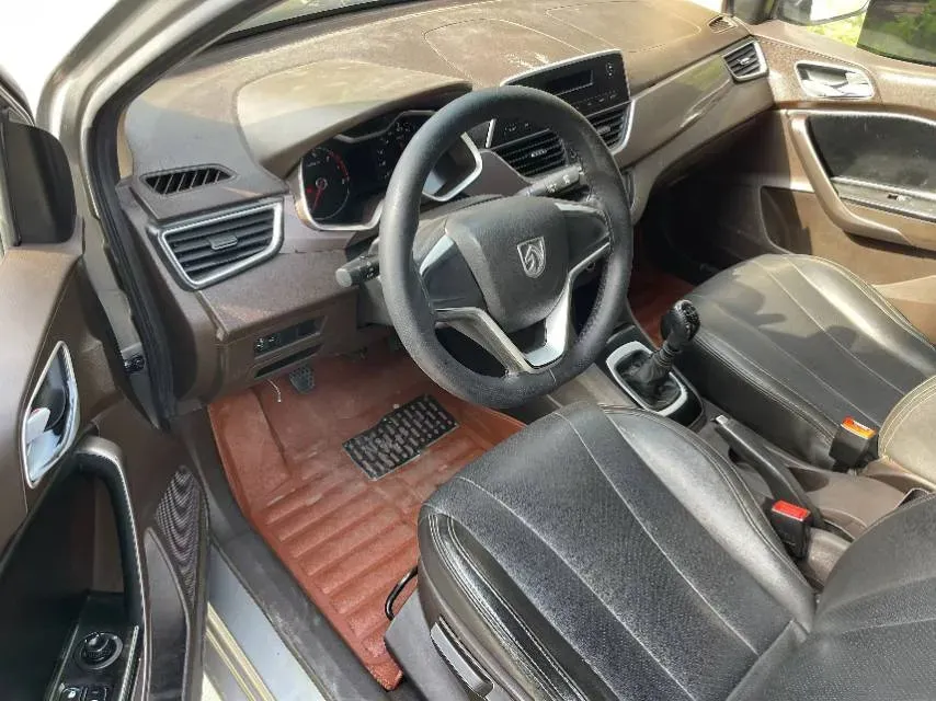 2017 BaoJun 310W 1.5L 112HP L4 6MT,autocango,china used car exporter,china ev exporter,chinese used car exporter,chinese used ev exporter