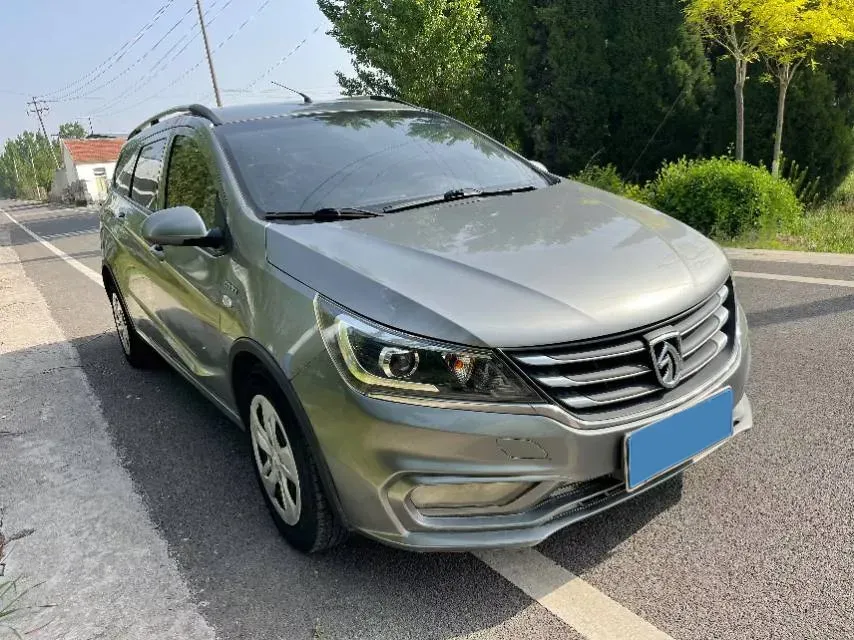 2017 BaoJun 310W 1.5L 112HP L4 6MT,autocango,china used car exporter,china ev exporter,chinese used car exporter,chinese used ev exporter