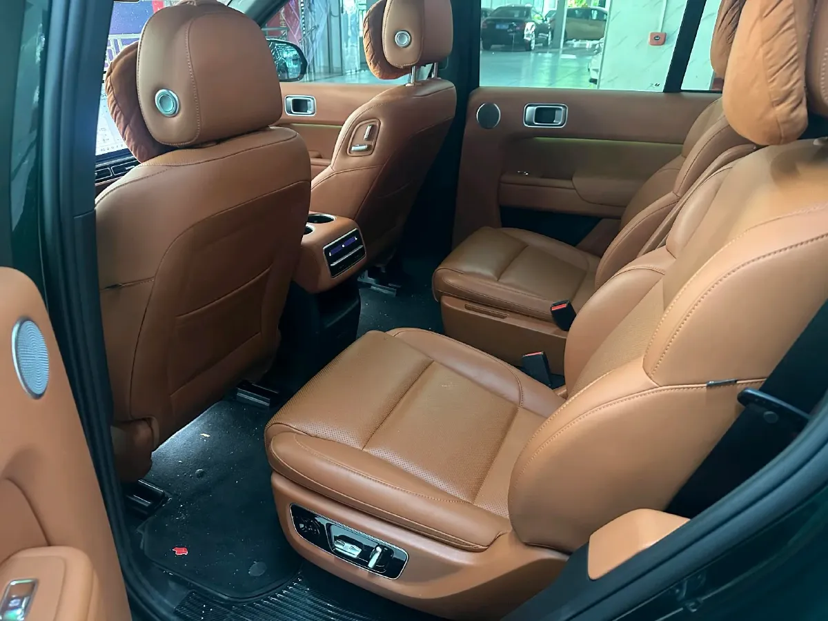 2023 Li L8 Range Extended 154HP REEV 40.9KWH,autocango,china used car exporter,china ev exporter,chinese used car exporter,chinese used ev exporter