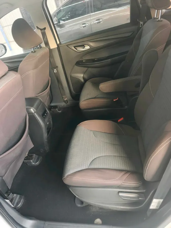 2019 BaoJun 730 1.5L 112HP L4 6MT,autocango,china used car exporter,china ev exporter,chinese used car exporter,chinese used ev exporter