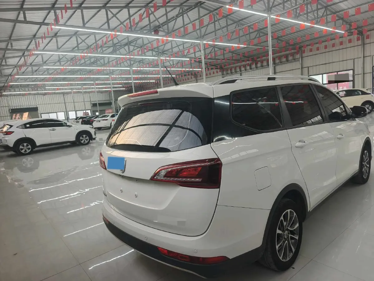 2019 BaoJun 730 1.5L 112HP L4 6MT,autocango,china used car exporter,china ev exporter,chinese used car exporter,chinese used ev exporter