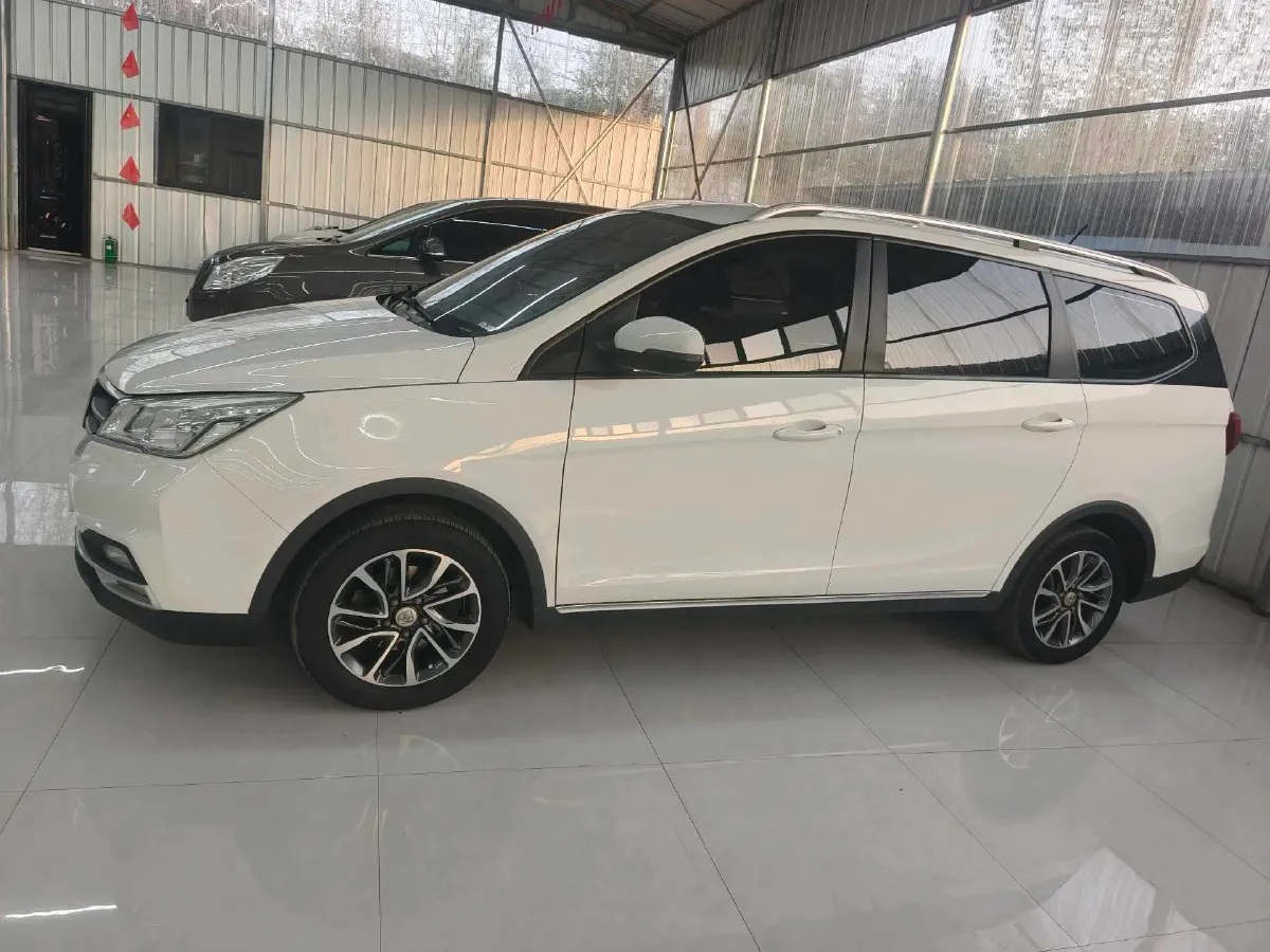 2019 BaoJun 730 1.5L 112HP L4 6MT,autocango,china used car exporter,china ev exporter,chinese used car exporter,chinese used ev exporter