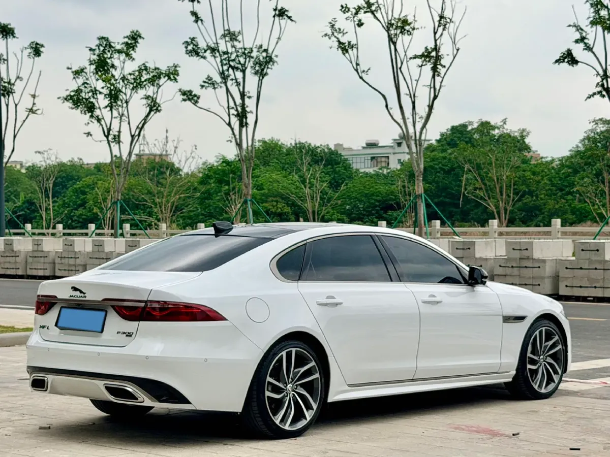 2024 Jaguar XFL 2.0T 300HP L4 8AT,autocango,china used car exporter,china ev exporter,chinese used car exporter,chinese used ev exporter