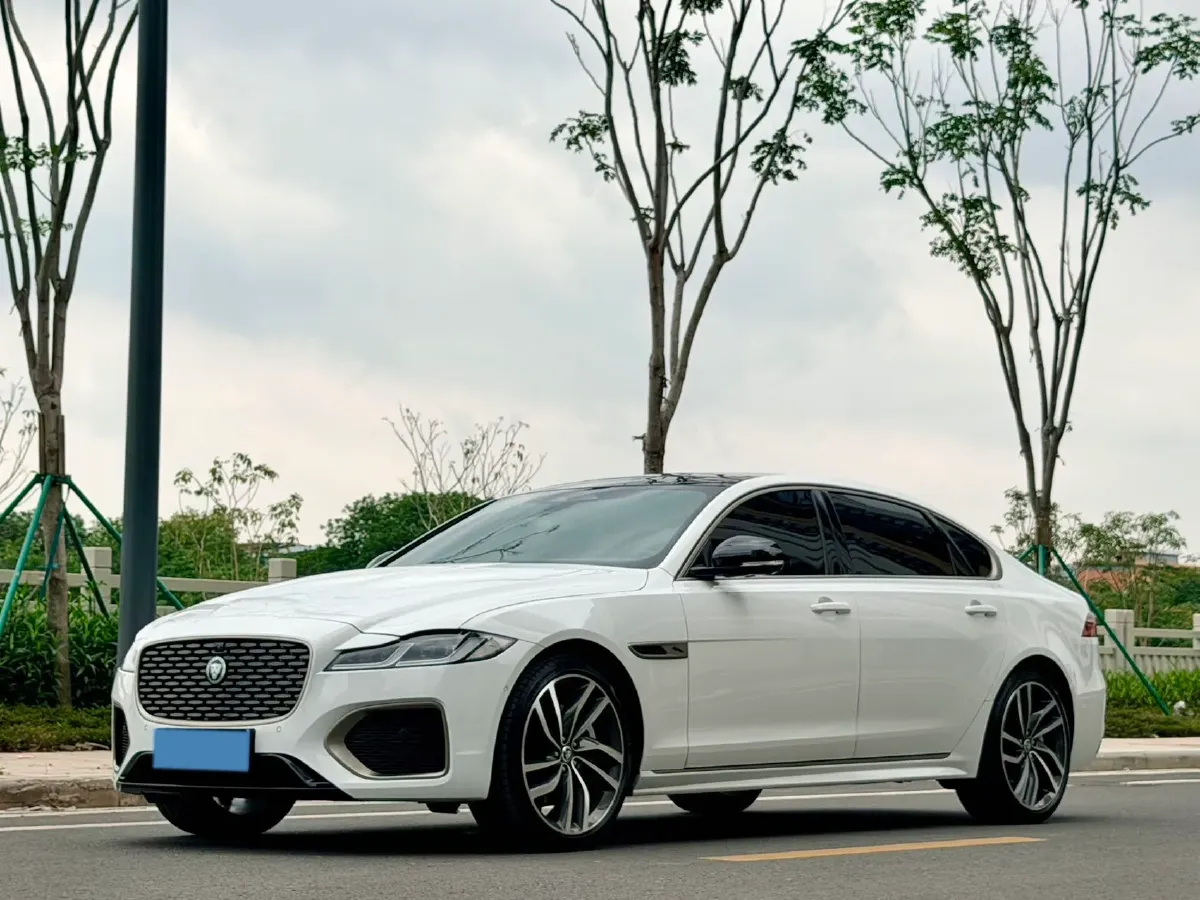 2024 Jaguar XFL 2.0T 300HP L4 8AT,autocango,china used car exporter,china ev exporter,chinese used car exporter,chinese used ev exporter