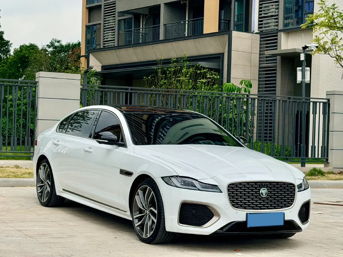 2024 Jaguar XFL 2.0T 300HP L4 8AT,autocango,china used car exporter,china ev exporter,chinese used car exporter,chinese used ev exporter