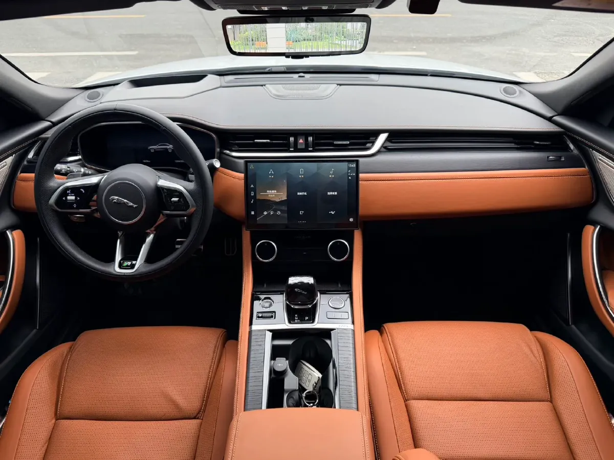 2024 Jaguar XFL 2.0T 300HP L4 8AT,autocango,china used car exporter,china ev exporter,chinese used car exporter,chinese used ev exporter