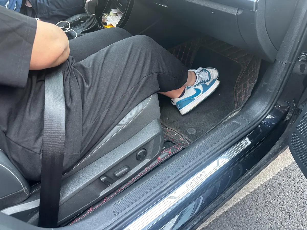 2025 Volkswagen Passat 2.0T 220HP L4 7DCT,autocango,china used car exporter,china ev exporter,chinese used car exporter,chinese used ev exporter