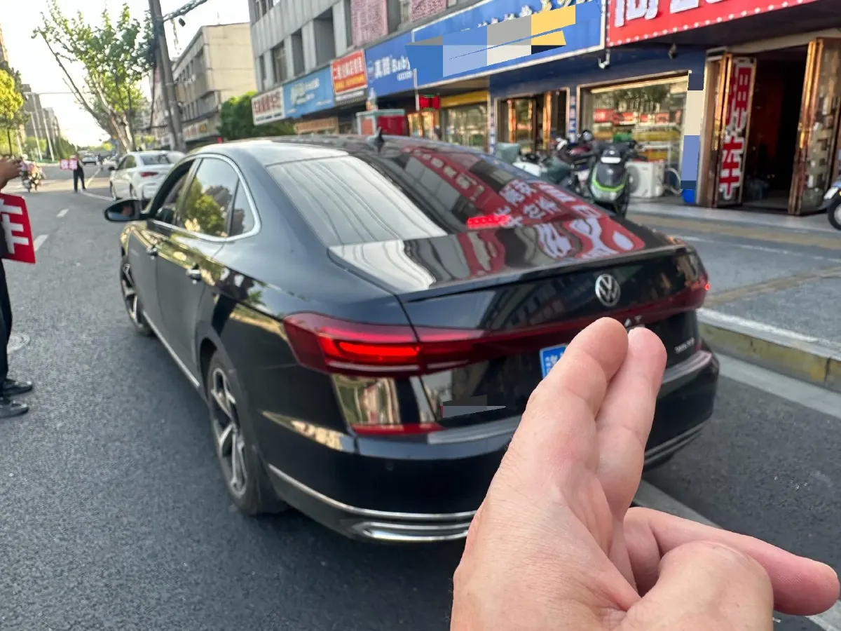 2025 Volkswagen Passat 2.0T 220HP L4 7DCT,autocango,china used car exporter,china ev exporter,chinese used car exporter,chinese used ev exporter