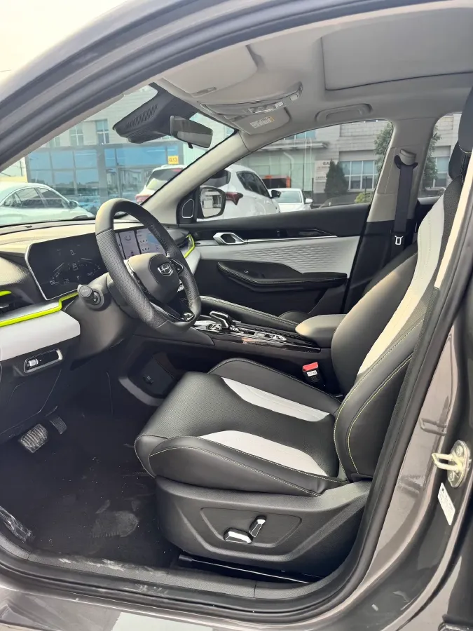 2023 Geely Coolray 1.5T 181HP L4 7DCT,autocango,china used car exporter,china ev exporter,chinese used car exporter,chinese used ev exporter