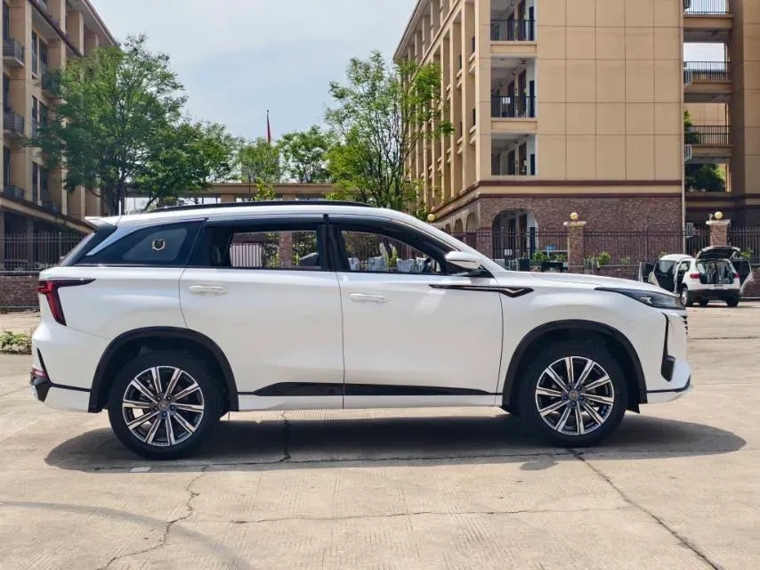 2024 ChangAn CS75 Plus 1.5T 188HP L4 8AT,autocango,china used car exporter,china ev exporter,chinese used car exporter,chinese used ev exporter
