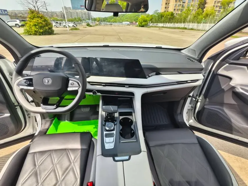 2024 ChangAn CS75 Plus 1.5T 188HP L4 8AT,autocango,china used car exporter,china ev exporter,chinese used car exporter,chinese used ev exporter