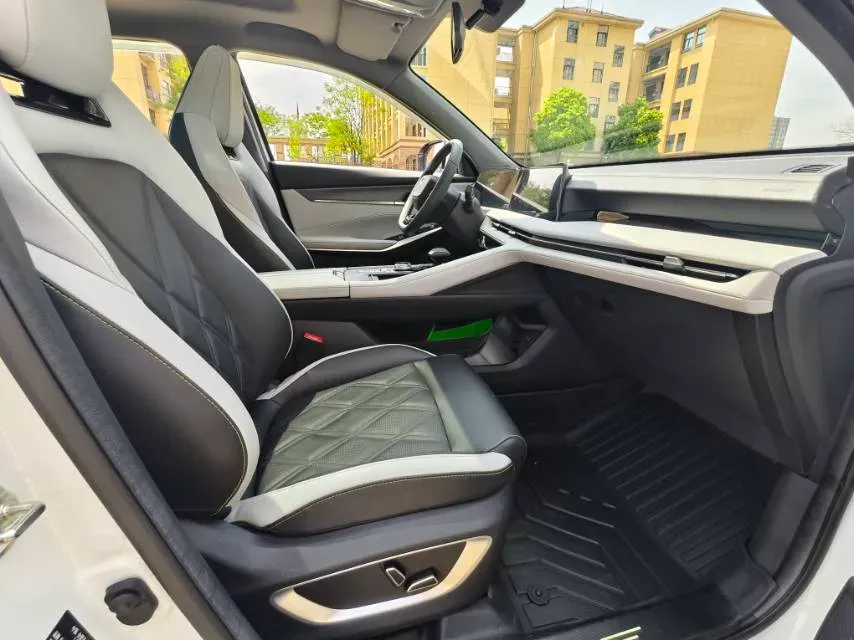 2024 ChangAn CS75 Plus 1.5T 188HP L4 8AT,autocango,china used car exporter,china ev exporter,chinese used car exporter,chinese used ev exporter