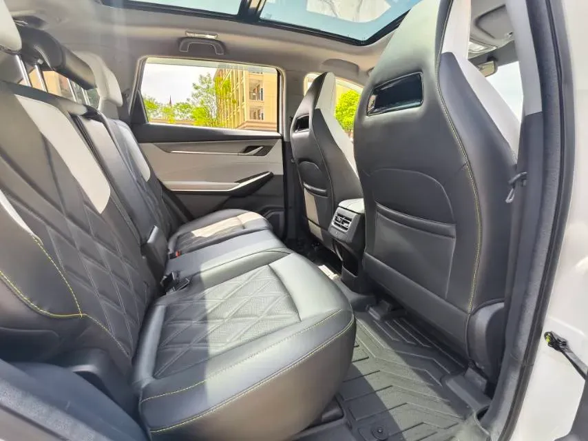 2024 ChangAn CS75 Plus 1.5T 188HP L4 8AT,autocango,china used car exporter,china ev exporter,chinese used car exporter,chinese used ev exporter