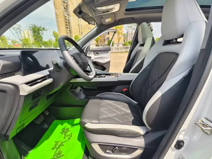 2024 ChangAn CS75 Plus 1.5T 188HP L4 8AT,autocango,china used car exporter,china ev exporter,chinese used car exporter,chinese used ev exporter