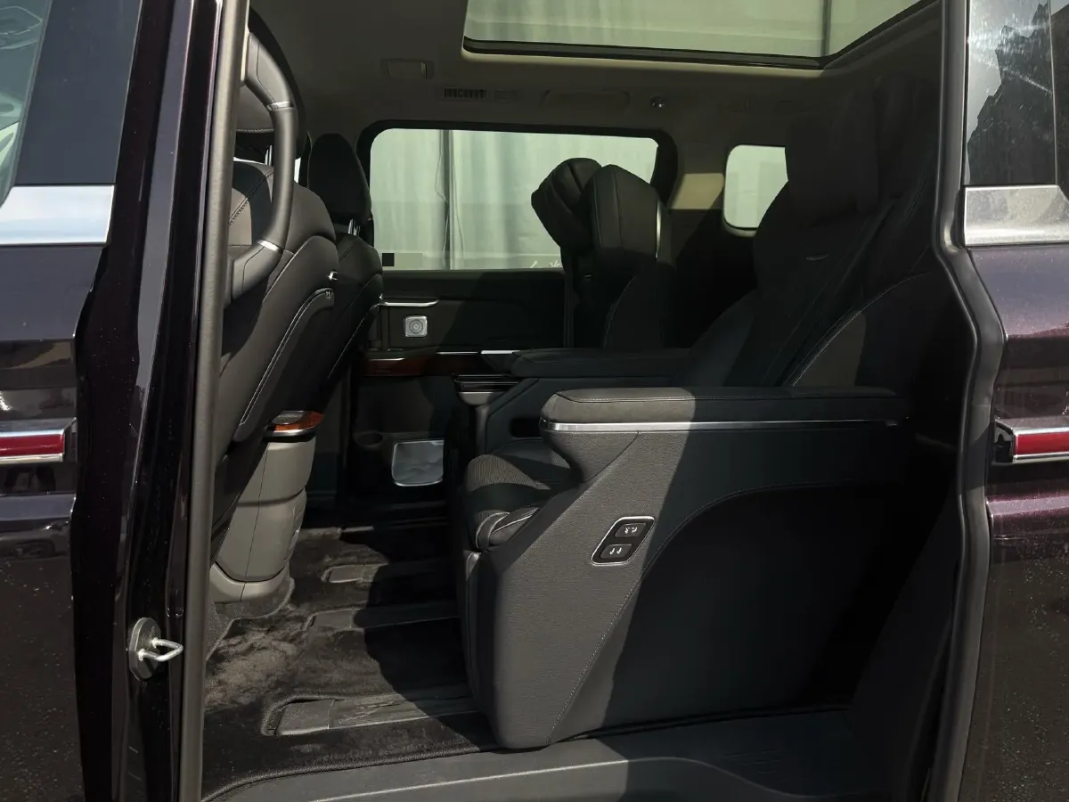 2024 HongQi HQ9 2.0T 163HP L4 1DHT PHEV 20.14KWH,autocango,china used car exporter,china ev exporter,chinese used car exporter,chinese used ev exporter