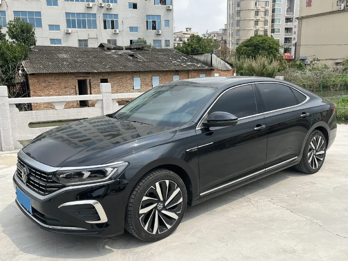2024 Volkswagen Passat 2.0T 220HP L4 7DCT,autocango,china used car exporter,china ev exporter,chinese used car exporter,chinese used ev exporter