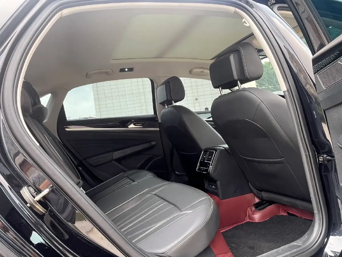 2024 Volkswagen Passat 2.0T 220HP L4 7DCT,autocango,china used car exporter,china ev exporter,chinese used car exporter,chinese used ev exporter