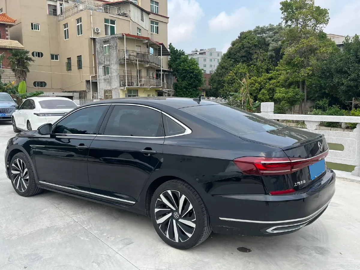 2024 Volkswagen Passat 2.0T 220HP L4 7DCT,autocango,china used car exporter,china ev exporter,chinese used car exporter,chinese used ev exporter