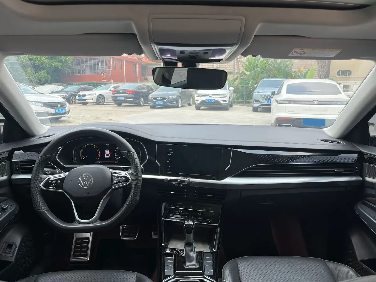 2024 Volkswagen Passat 2.0T 220HP L4 7DCT,autocango,china used car exporter,china ev exporter,chinese used car exporter,chinese used ev exporter