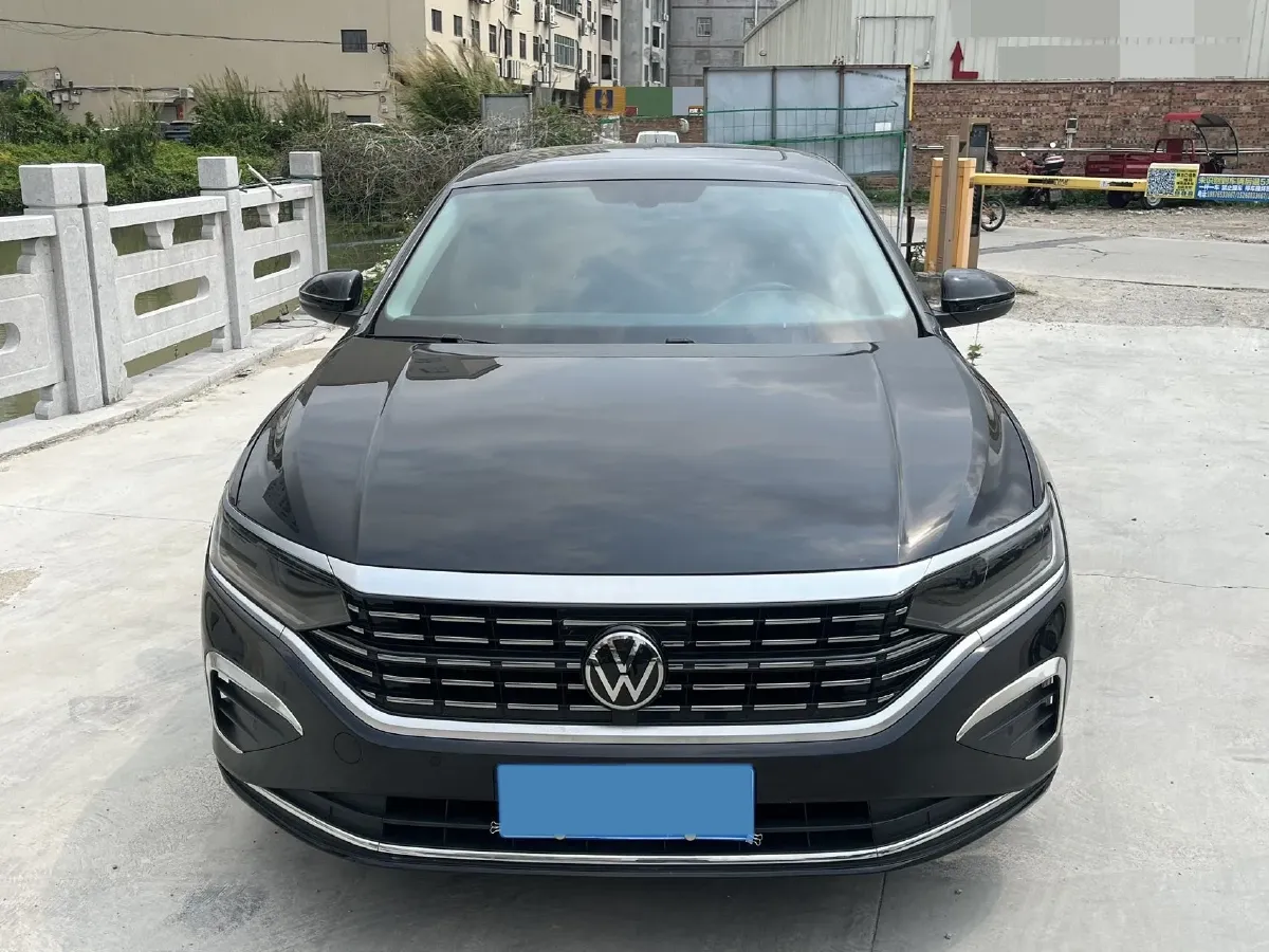 2024 Volkswagen Passat 2.0T 220HP L4 7DCT,autocango,china used car exporter,china ev exporter,chinese used car exporter,chinese used ev exporter