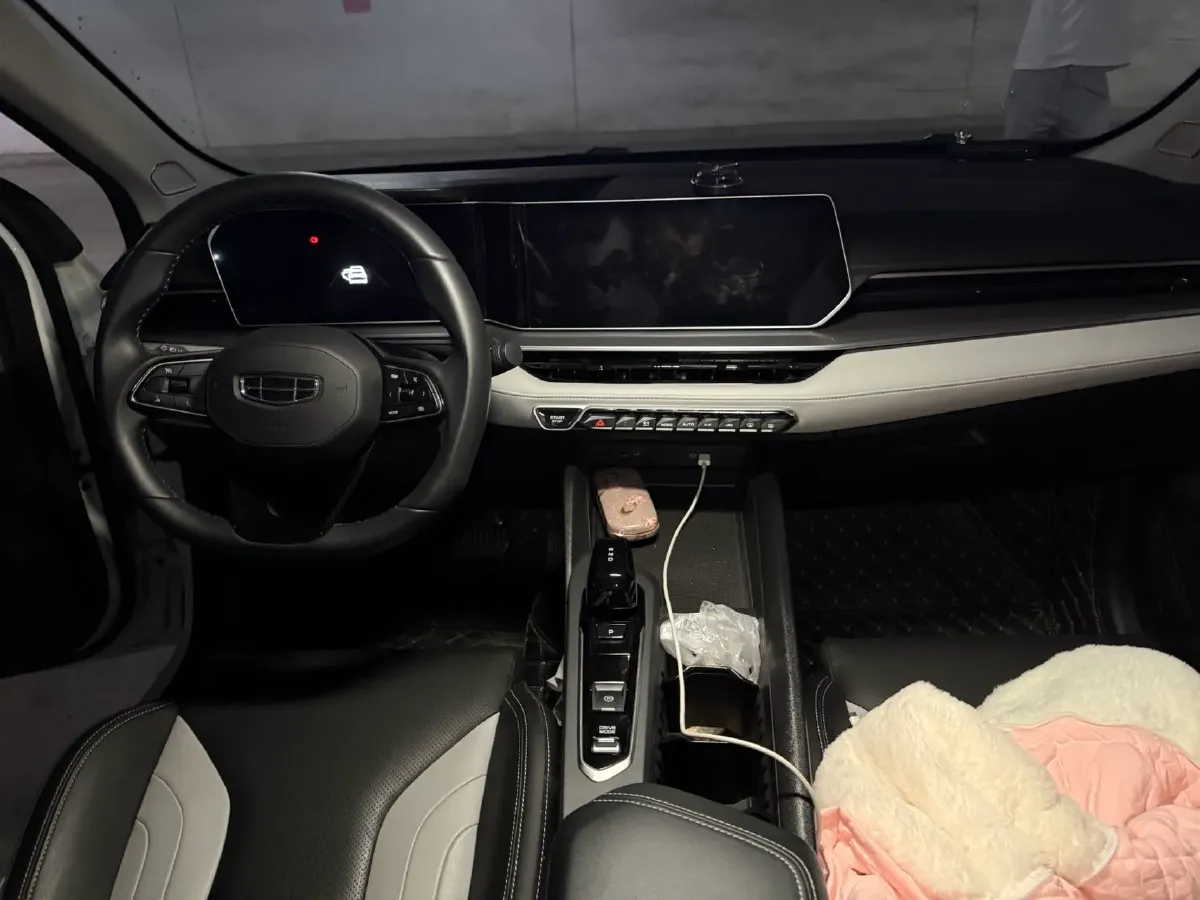 2024 Geely Binray 1.5T 181HP L4 7DCT,autocango,china used car exporter,china ev exporter,chinese used car exporter,chinese used ev exporter