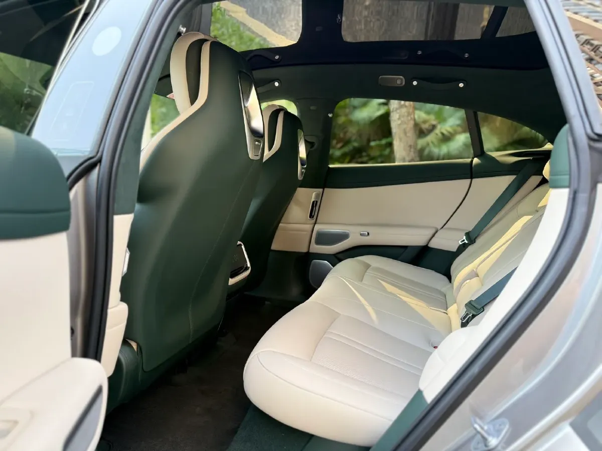 2025 MI YU7 BEV 101.7KWH,autocango,china used car exporter,china ev exporter,chinese used car exporter,chinese used ev exporter