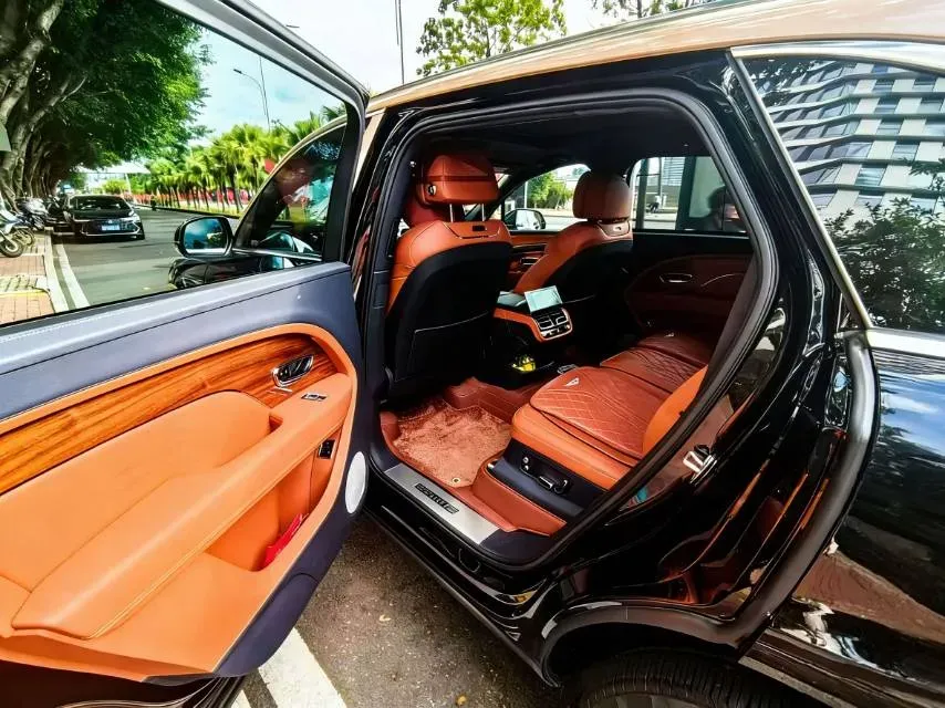 2023 Bentley Bentayga 4.0T 550HP V8 8AT,autocango,china used car exporter,china ev exporter,chinese used car exporter,chinese used ev exporter