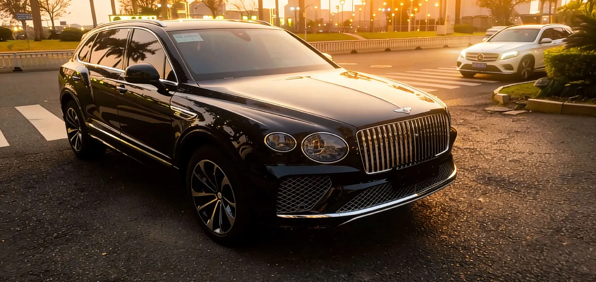 2023 Bentley Bentayga 4.0T 550HP V8 8AT,autocango,china used car exporter,china ev exporter,chinese used car exporter,chinese used ev exporter