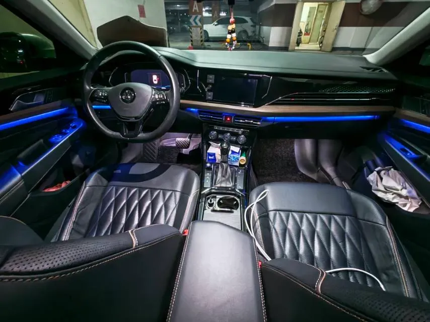 2019 Volvo V40 1.5T 152HP L4 6AT,autocango,china used car exporter,china ev exporter,chinese used car exporter,chinese used ev exporter