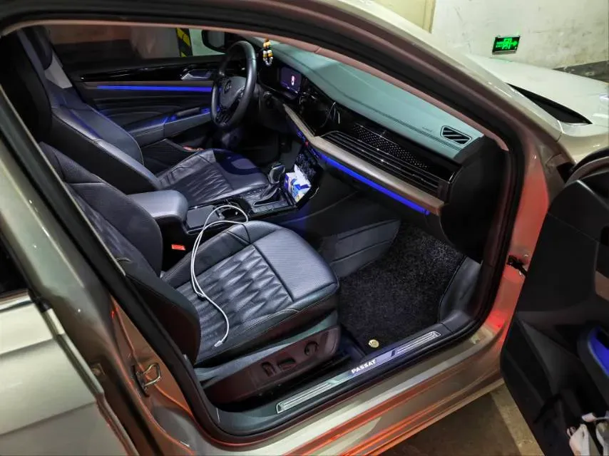 2019 Volvo V40 1.5T 152HP L4 6AT,autocango,china used car exporter,china ev exporter,chinese used car exporter,chinese used ev exporter