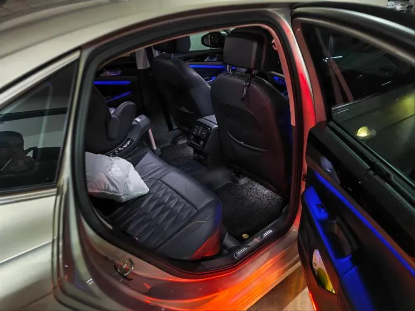 2019 Volvo V40 1.5T 152HP L4 6AT,autocango,china used car exporter,china ev exporter,chinese used car exporter,chinese used ev exporter