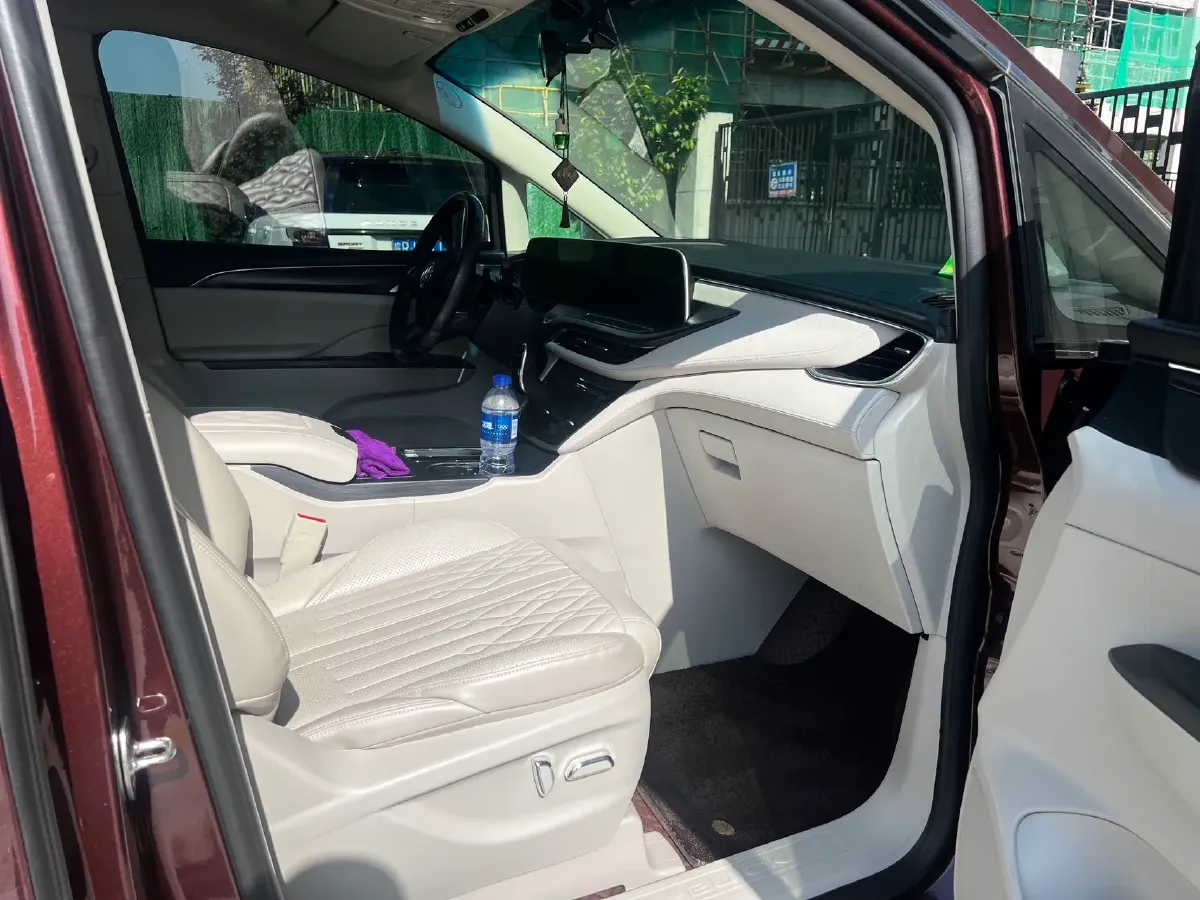 2021 Buick GL8 2.0T 237HP L4 9AT,autocango,china used car exporter,china ev exporter,chinese used car exporter,chinese used ev exporter