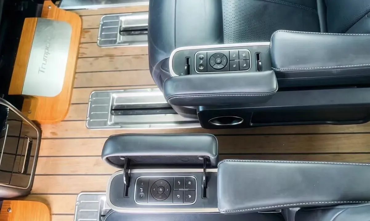 2021 GAC Trumpchi M8 2.0T 252HP L4 8AT,autocango,china used car exporter,china ev exporter,chinese used car exporter,chinese used ev exporter